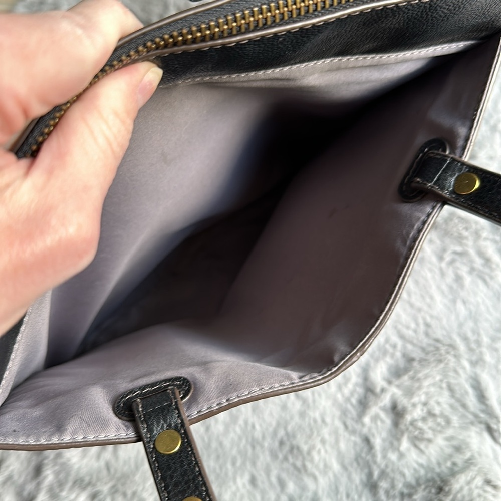 Pair of Fossil Purses - a sea-foam green Crossbody and a black over the shoulder - Picture 11 of 16
